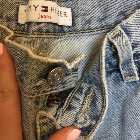 Vintage High Waisted Tommy Hilfiger Mom Jeans - Picture 4 of 7